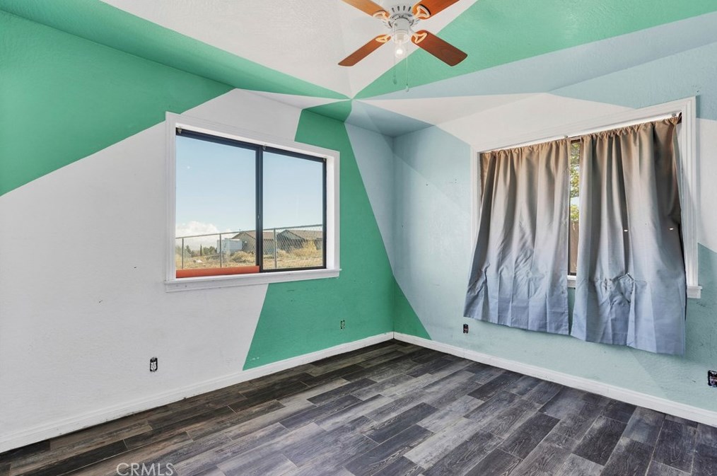 8577 Valle Vis Rd, Phelan CA  92371-9177 exterior