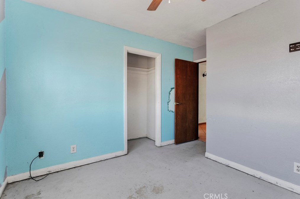 8577 Valle Vis Rd, Phelan CA  92371-9177 exterior
