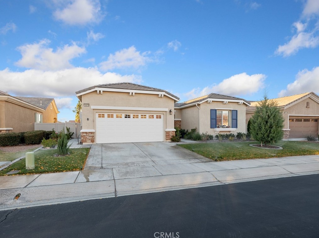 10392 Wilmington Ln, Apple Valley CA  92308-3341 exterior
