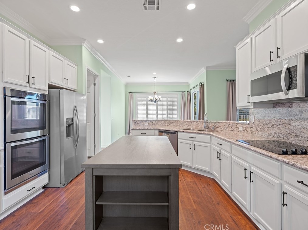 10392 Wilmington Ln, Apple Valley CA  92308-3341 exterior