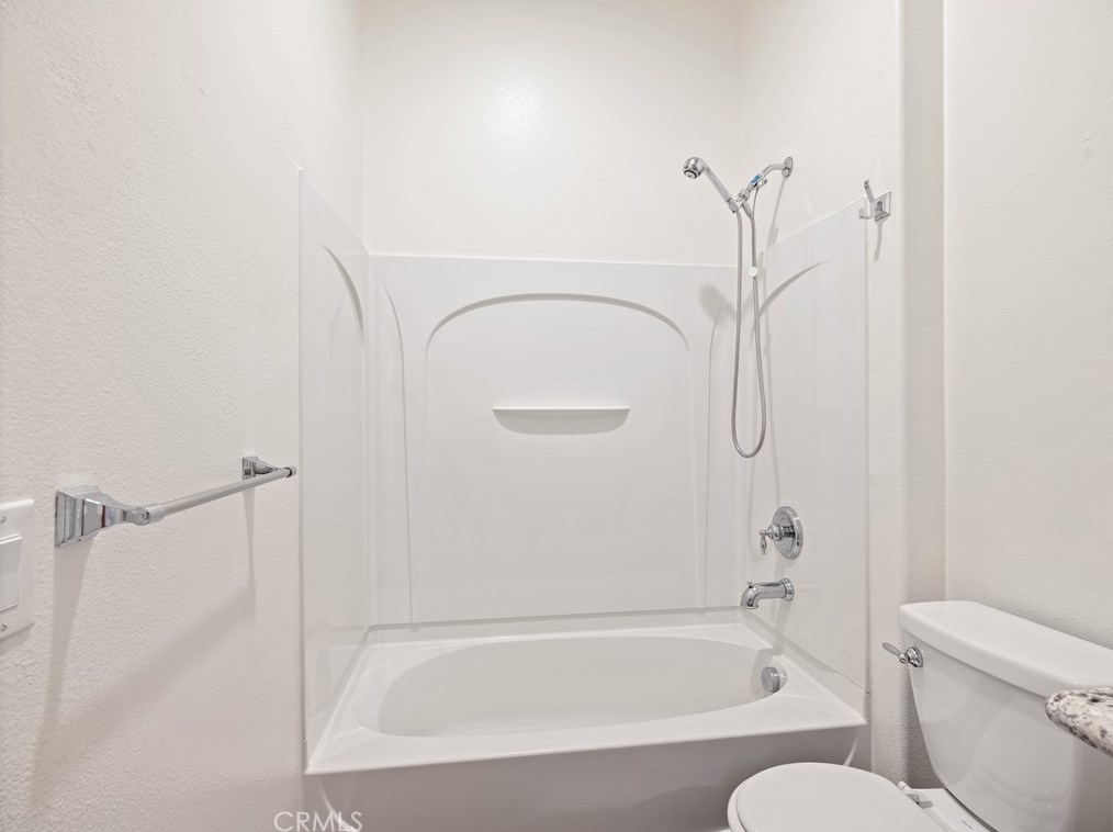 10392 Wilmington Ln, Apple Valley CA  92308-3341 exterior