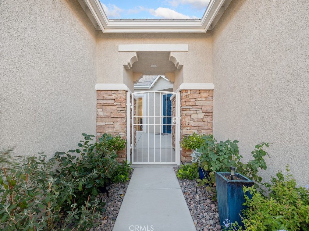 10392 Wilmington Ln, Apple Valley CA  92308-3341 exterior