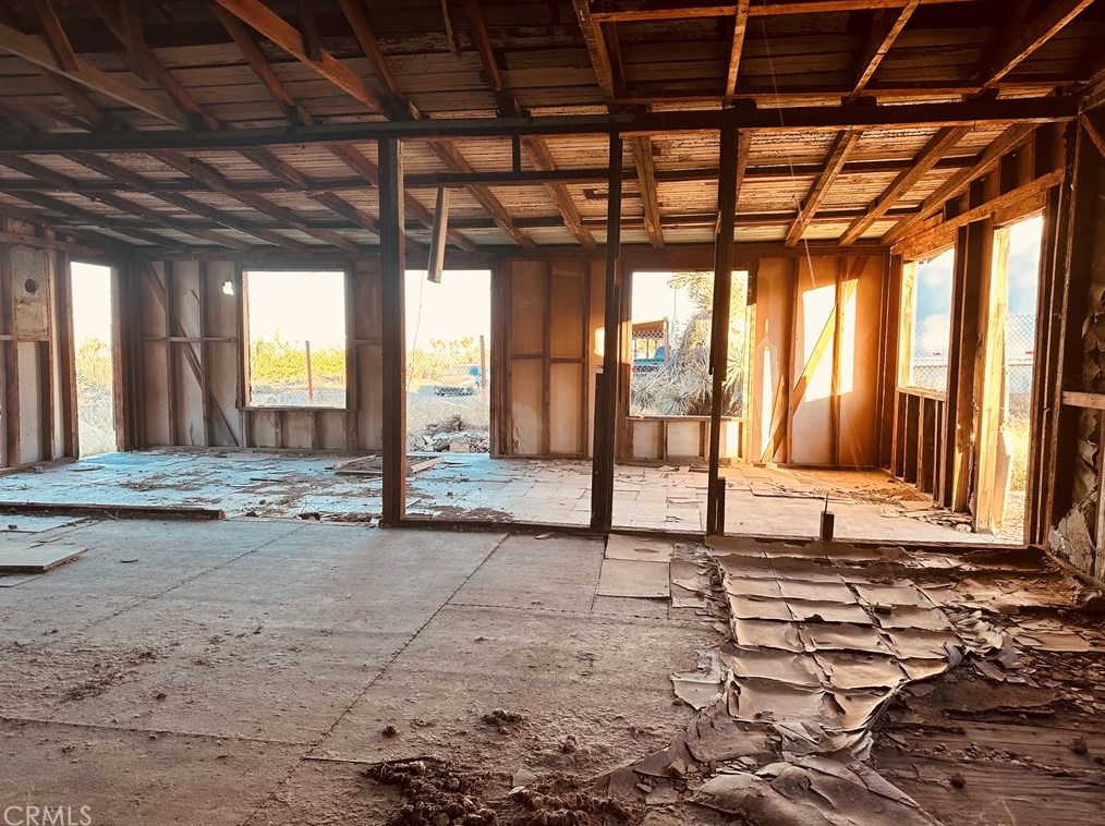 3887 Daisy Ln, Phelan CA  92371-6719 exterior