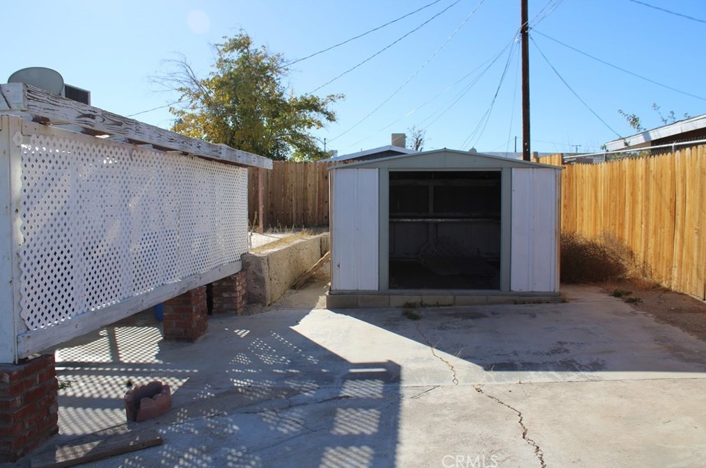 830 Candlelight St, Barstow CA  92311-5311 exterior