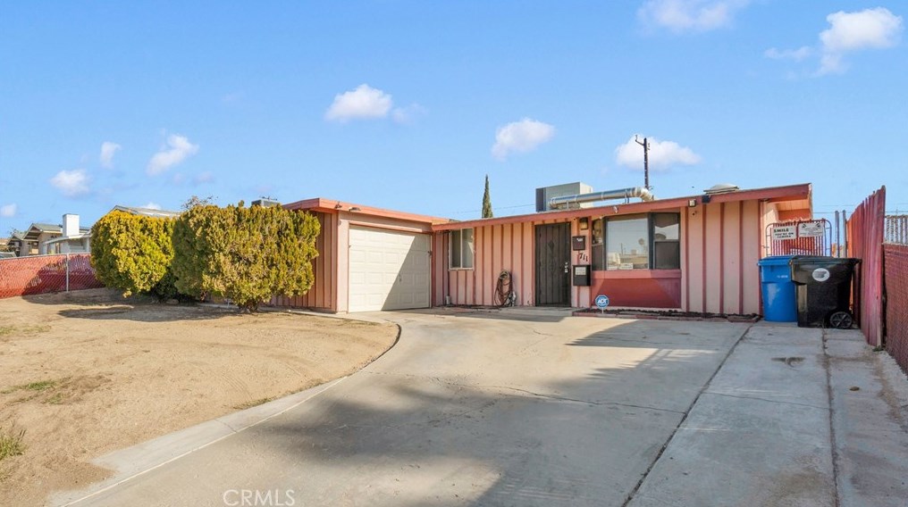 711 Agnes Dr, Barstow CA  92311-3107 exterior