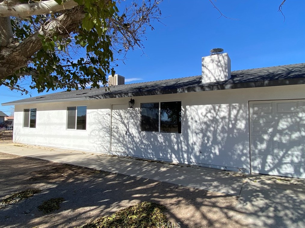 22634 Little Beaver Rd, Apple Valley CA  92308-7438 exterior