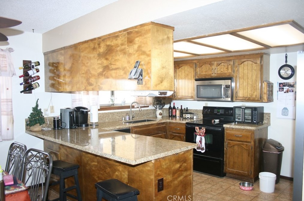 7488 Pismo Ave, Hesperia CA  92345-7426 exterior