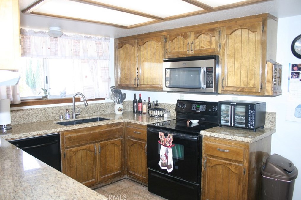 7488 Pismo Ave, Hesperia CA  92345-7426 exterior