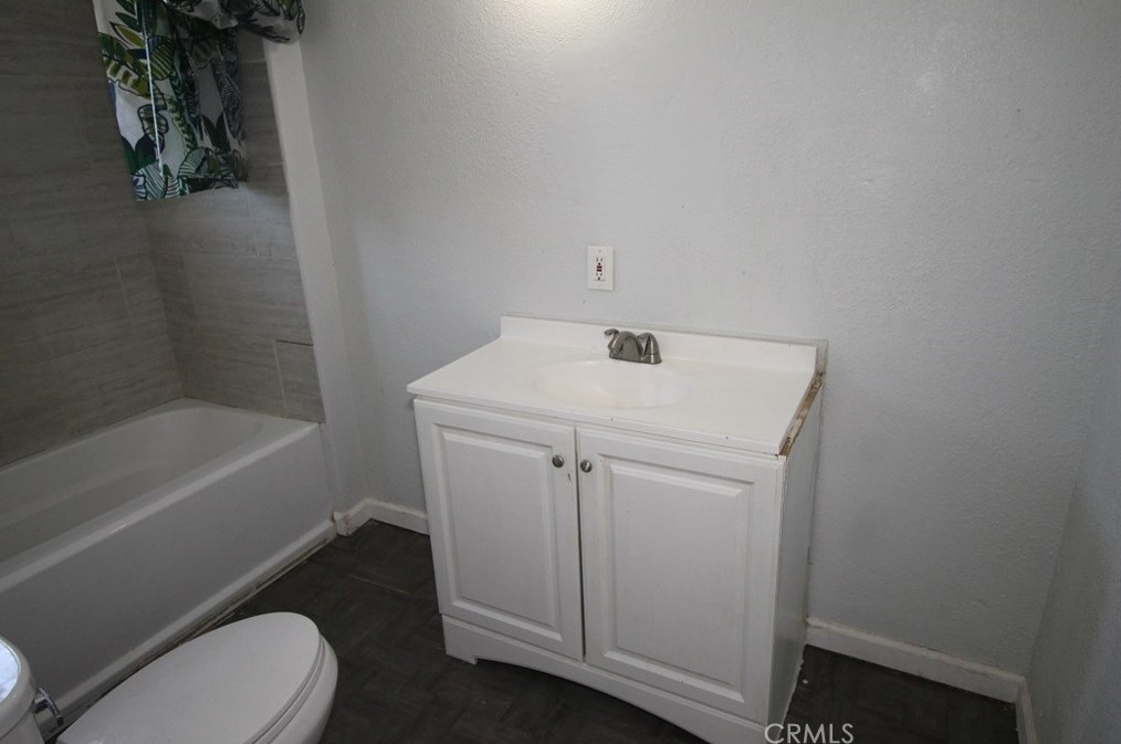 34262 Paris St, Barstow CA  92311-3519 exterior