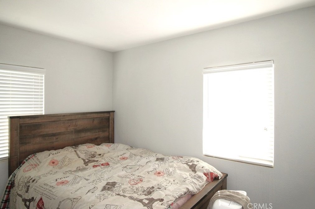 34262 Paris St, Barstow CA  92311-3519 exterior