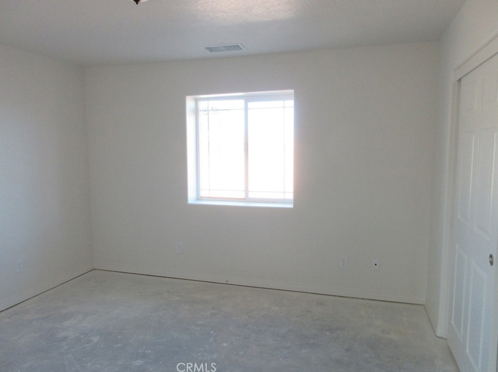 15729 Sago Rd, Apple Valley CA  92307-2811 exterior