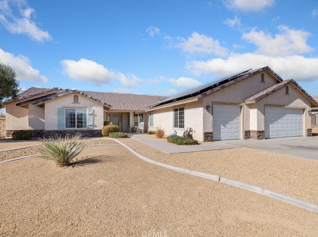 12520 Highline Dr, Apple Valley CA  92308-5046 exterior