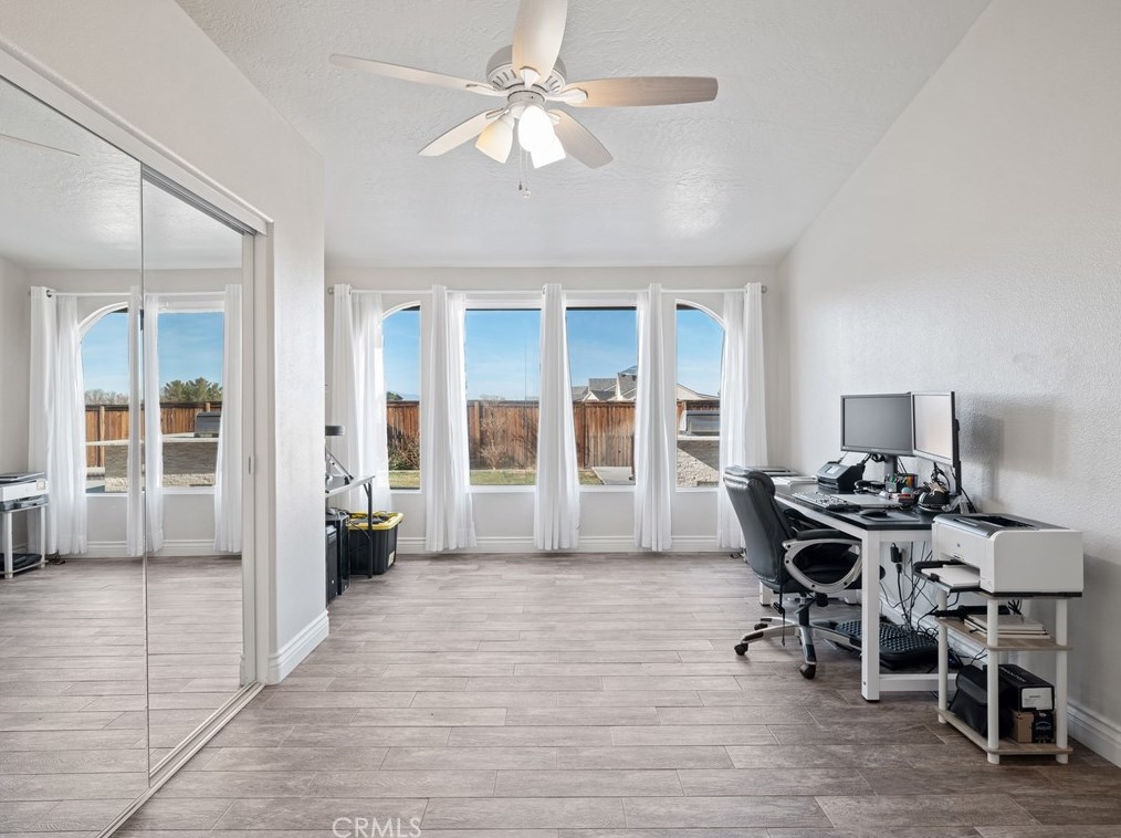 12520 Highline Dr, Apple Valley CA  92308-5046 exterior