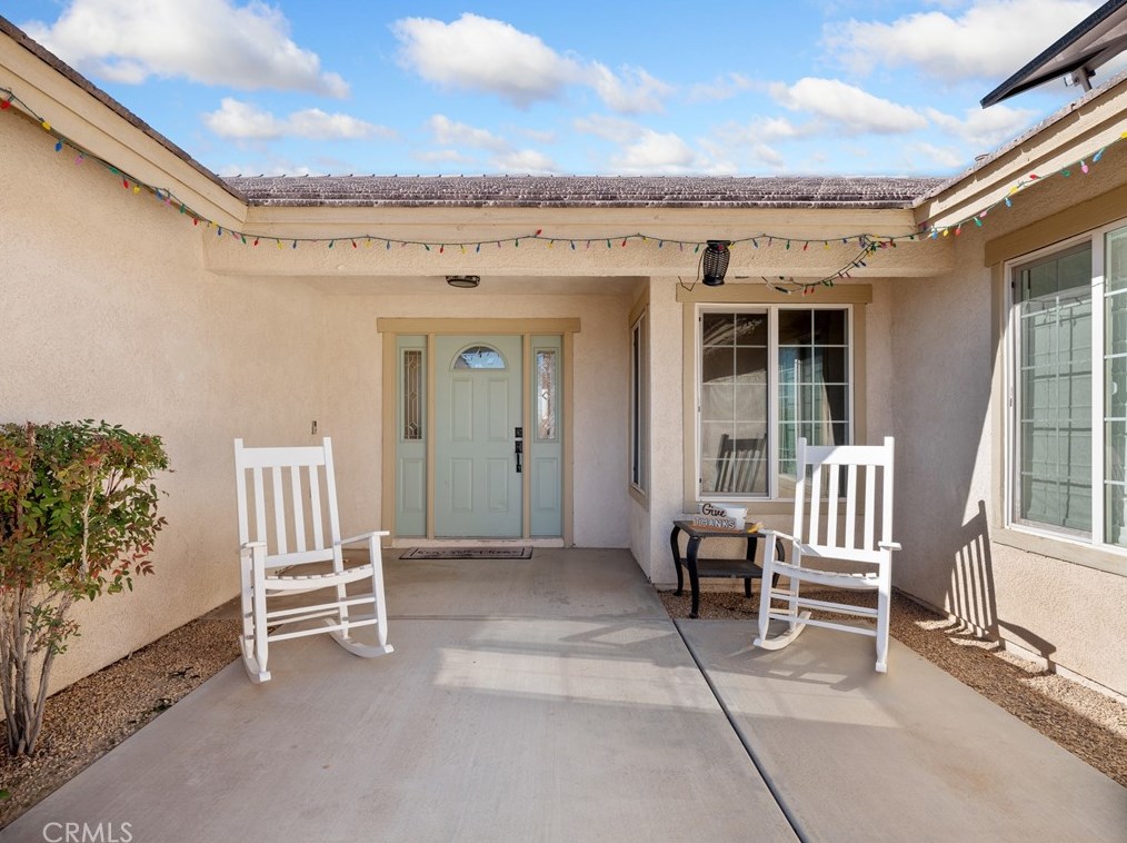 12520 Highline Dr, Apple Valley CA  92308-5046 exterior