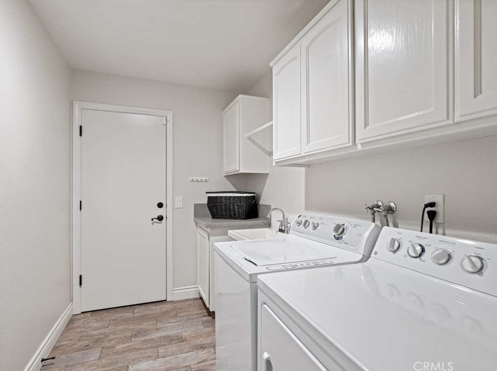 12520 Highline Dr, Apple Valley CA  92308-5046 exterior