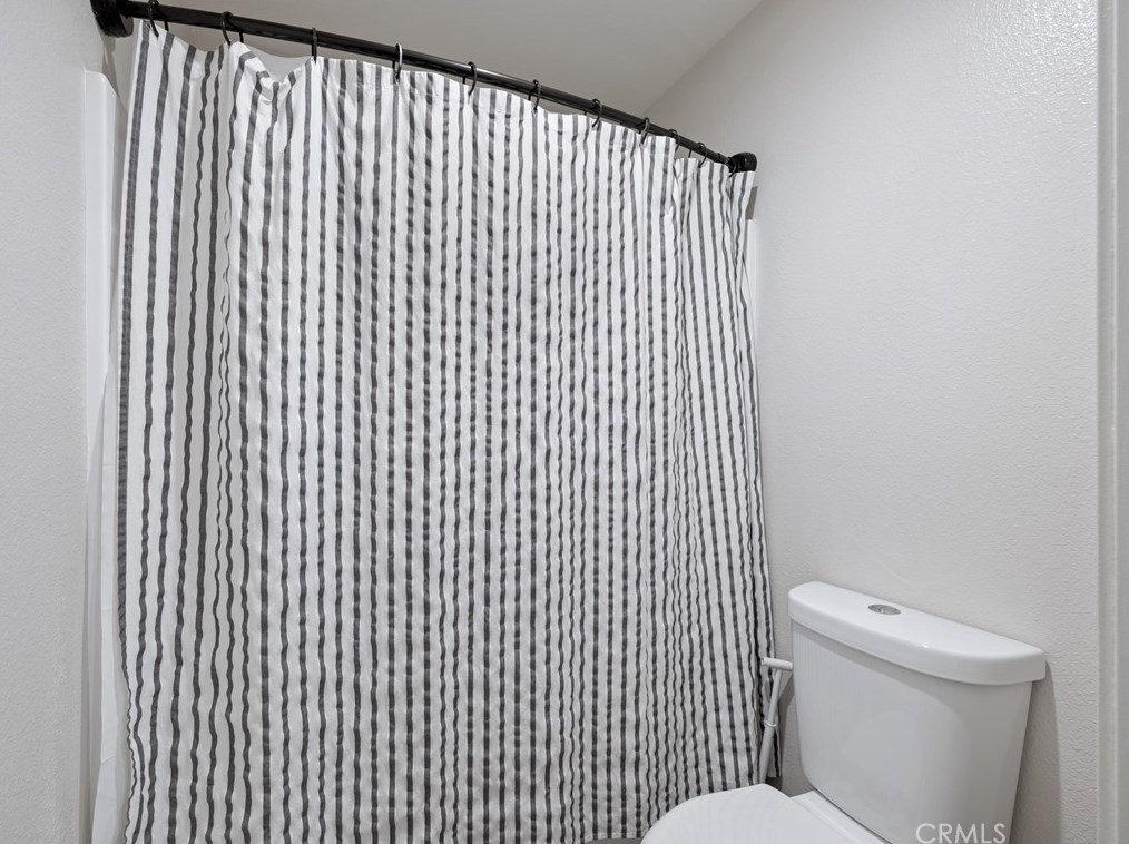 12520 Highline Dr, Apple Valley CA  92308-5046 exterior