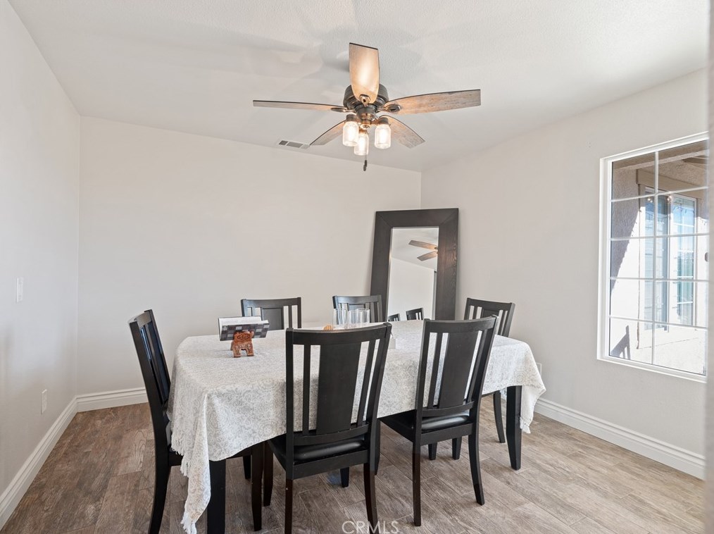 12520 Highline Dr, Apple Valley CA  92308-5046 exterior