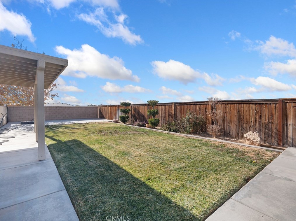12520 Highline Dr, Apple Valley CA  92308-5046 exterior