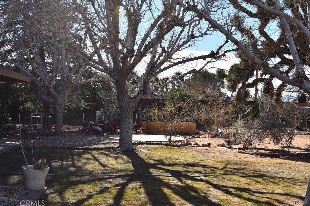 13434 Tioga Rd, Apple Valley CA  92308-6372 exterior