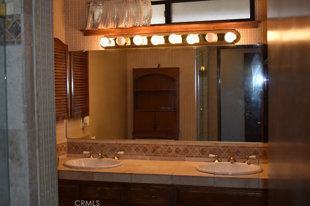 13434 Tioga Rd, Apple Valley CA  92308-6372 exterior