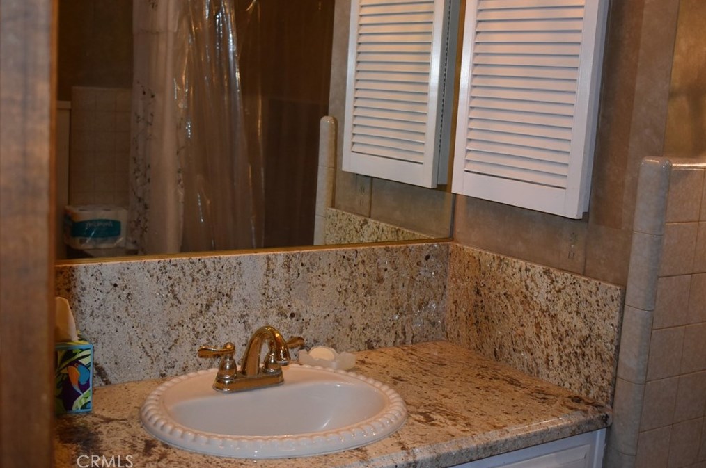 13434 Tioga Rd, Apple Valley CA  92308-6372 exterior