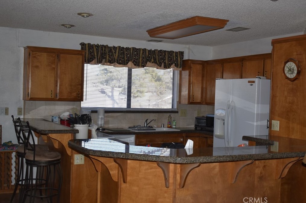 13434 Tioga Rd, Apple Valley CA  92308-6372 exterior