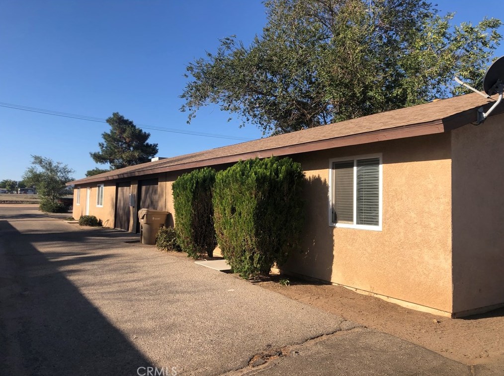 16454 Olive St, Hesperia CA  92345-9714 exterior