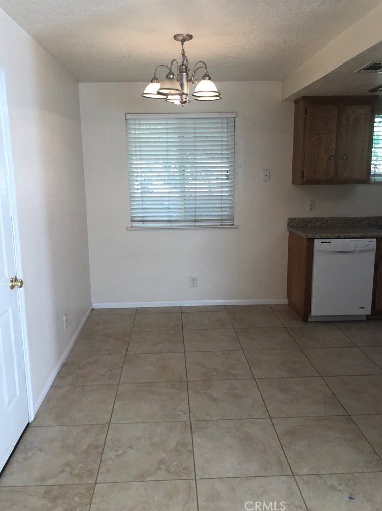 16454 Olive St, Hesperia CA  92345-9714 exterior