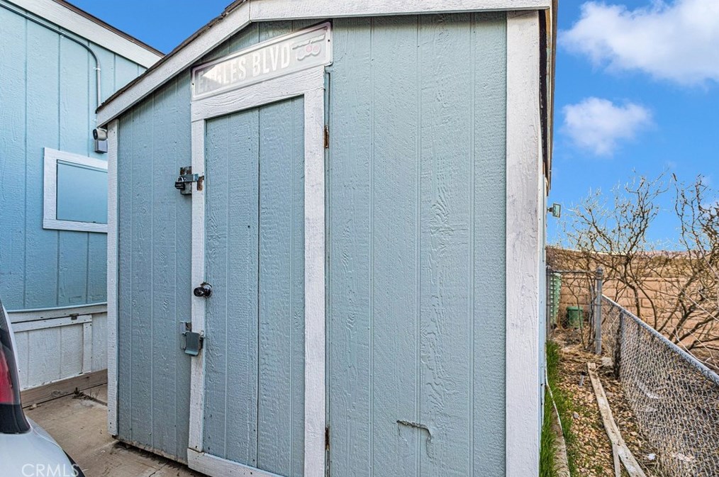 20843 Waalew Rd, Apple Valley CA  92307-1033 exterior