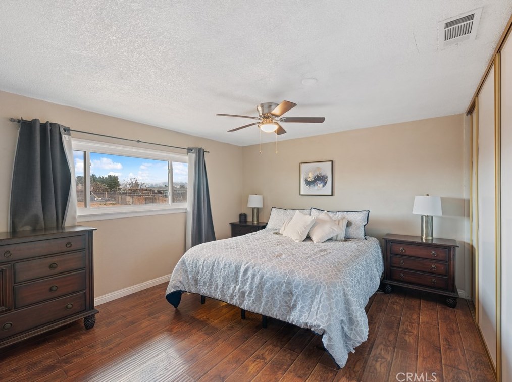 14777 Erie Rd, Apple Valley CA  92307-3515 exterior