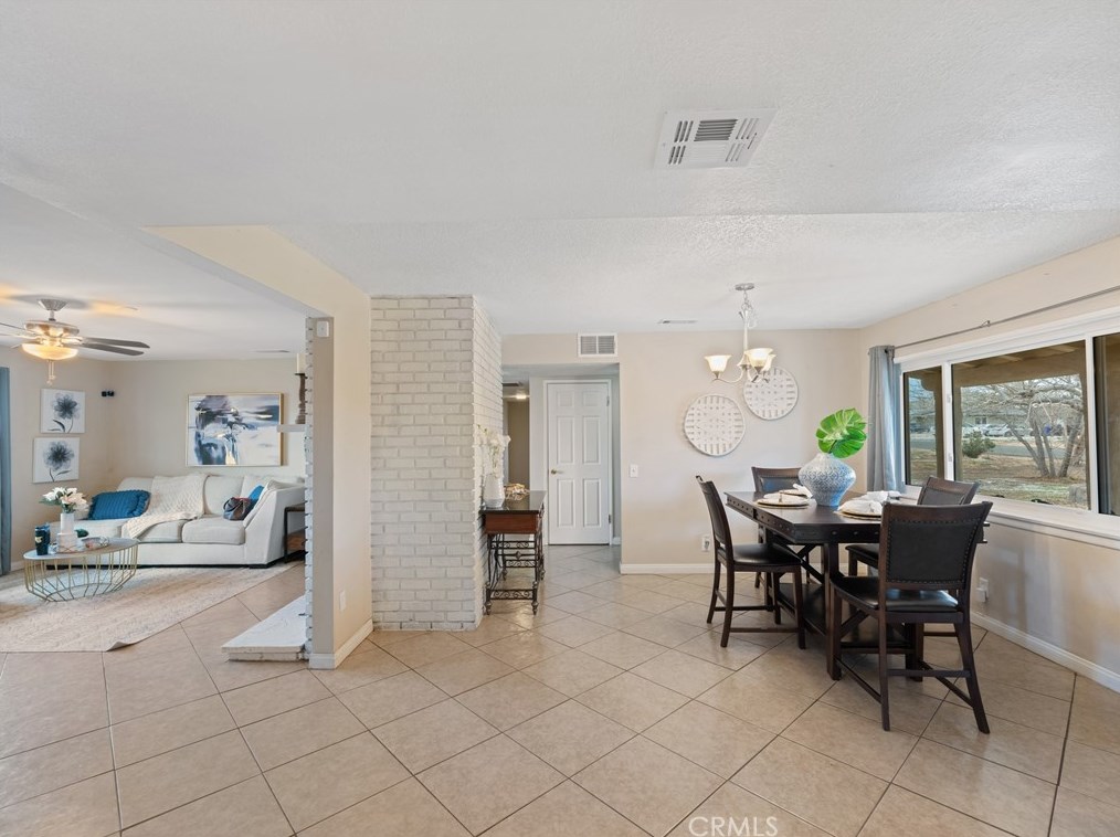 14777 Erie Rd, Apple Valley CA  92307-3515 exterior