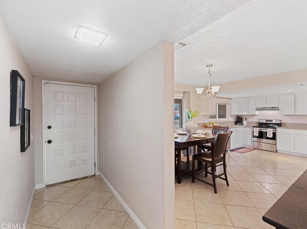 14777 Erie Rd, Apple Valley CA  92307-3515 exterior