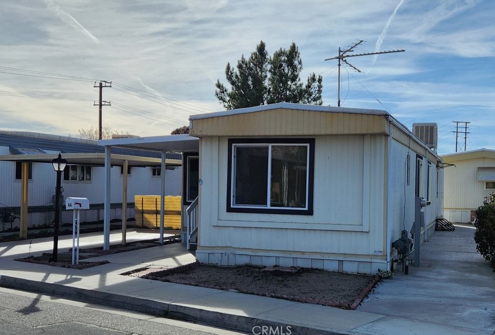 15940 Stoddard Wells Rd, Victorville CA  92395-2800 exterior