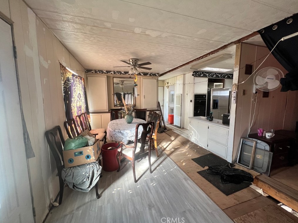 9179 Fairlane Rd, Lucerne Valley CA  92356-7832 exterior