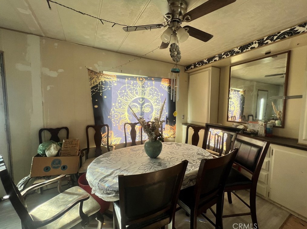 9179 Fairlane Rd, Lucerne Valley CA  92356-7832 exterior