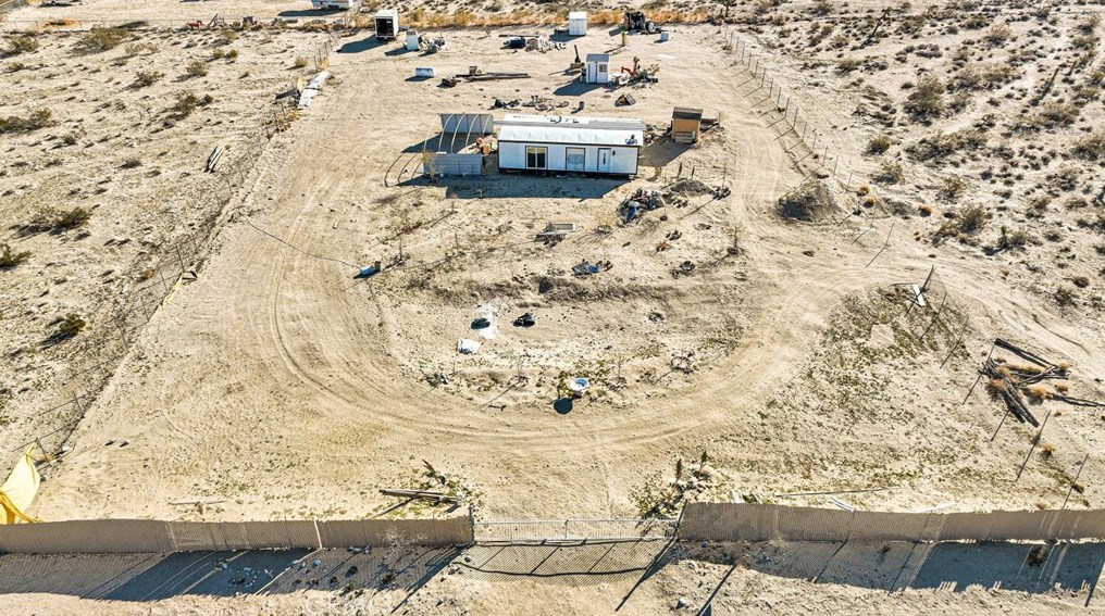 9179 Fairlane Rd, Lucerne Valley CA  92356-7832 exterior