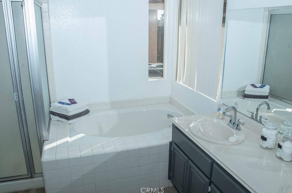 20682 Pahute Rd, Apple Valley CA  92308-6938 exterior