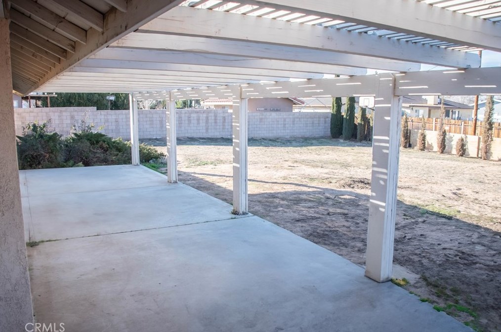 20682 Pahute Rd, Apple Valley CA  92308-6938 exterior