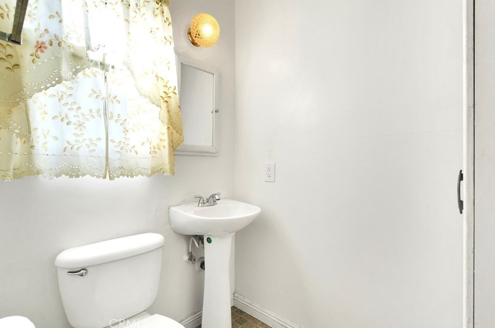 665 Hendrix Ave, Claremont CA  91711-5443 exterior
