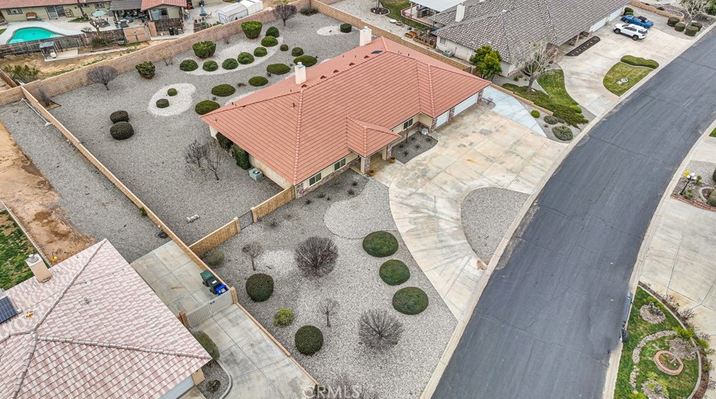 19881 Eyota Rd, Apple Valley CA  92308-4560 exterior