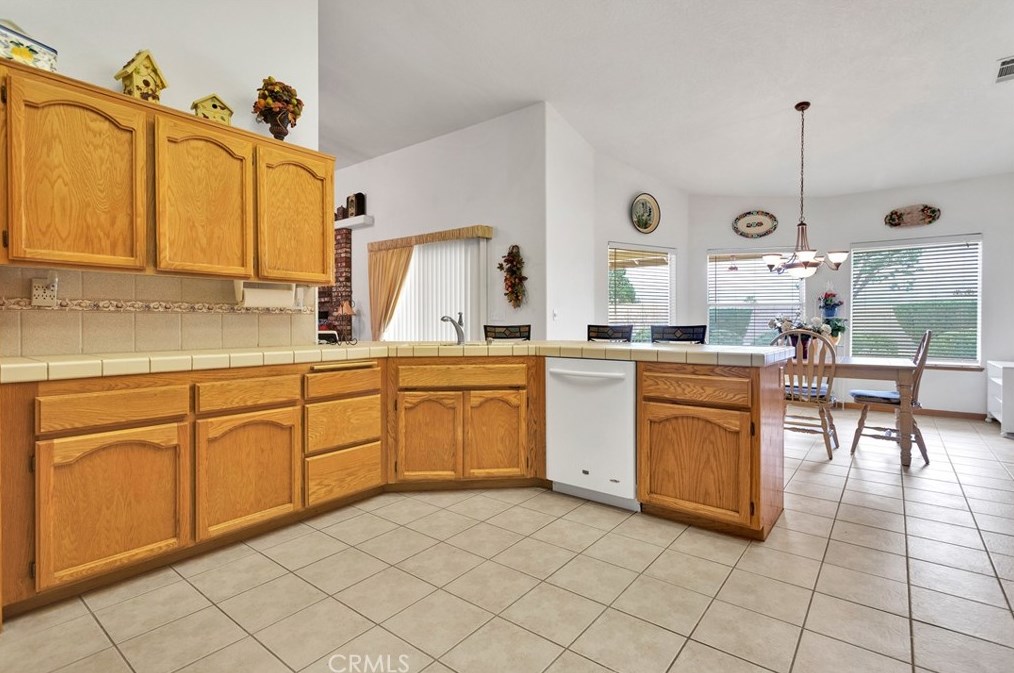 19881 Eyota Rd, Apple Valley CA  92308-4560 exterior