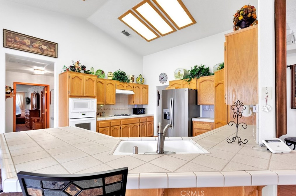 19881 Eyota Rd, Apple Valley CA  92308-4560 exterior