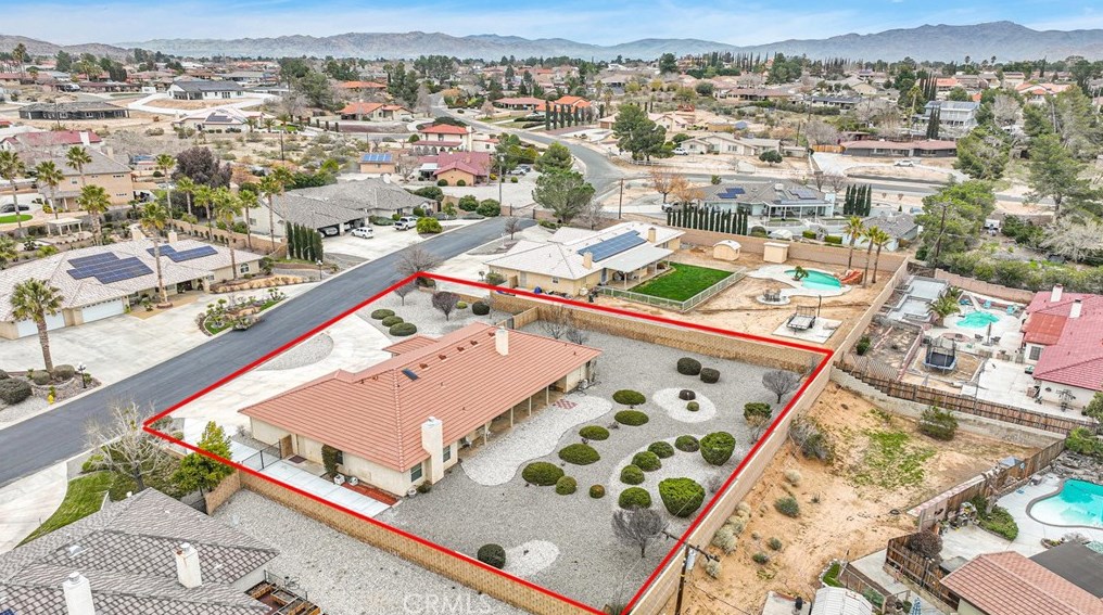 19881 Eyota Rd, Apple Valley CA  92308-4560 exterior