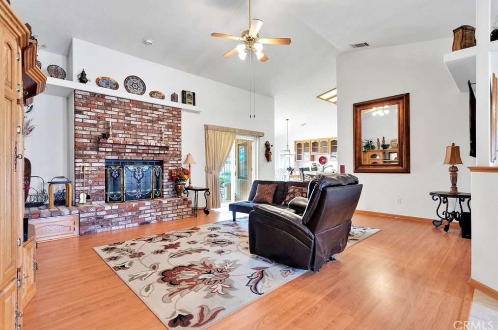 19881 Eyota Rd, Apple Valley CA  92308-4560 exterior