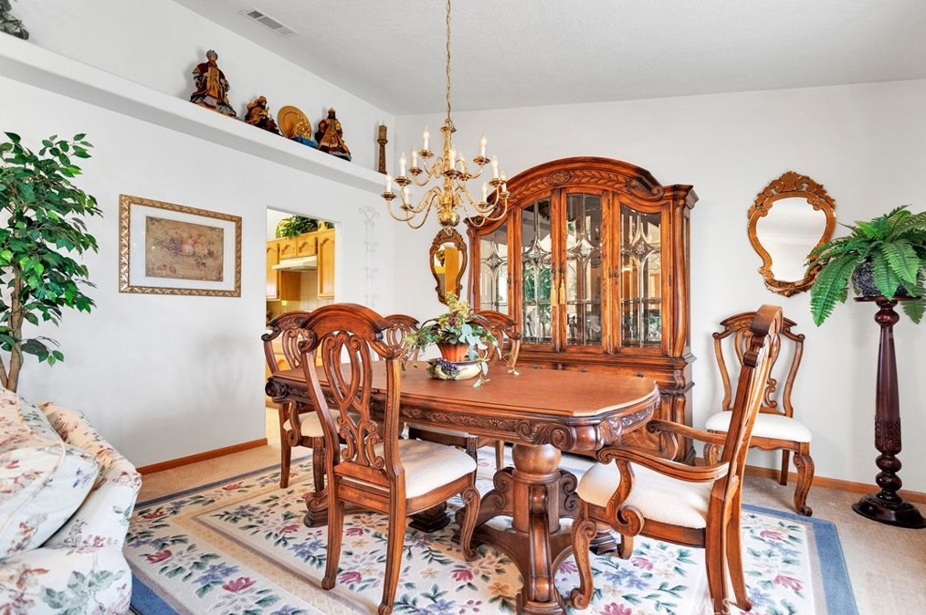 19881 Eyota Rd, Apple Valley CA  92308-4560 exterior