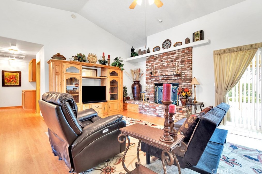 19881 Eyota Rd, Apple Valley CA  92308-4560 exterior