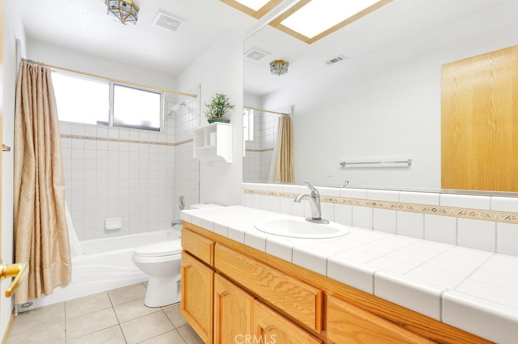 19881 Eyota Rd, Apple Valley CA  92308-4560 exterior