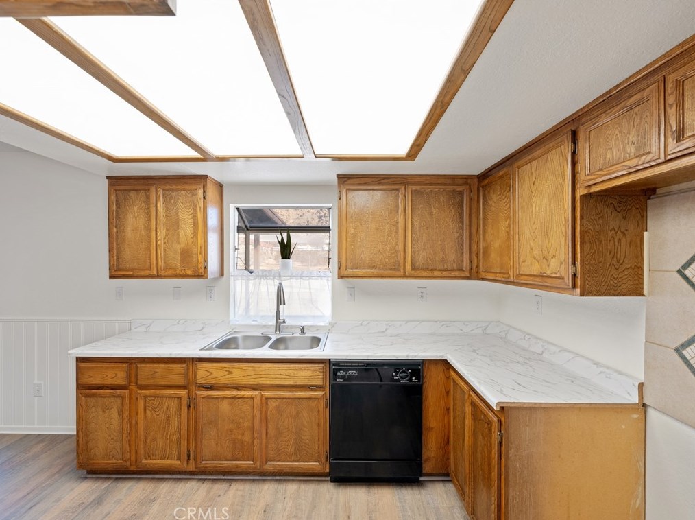 16975 Ouray Rd, Apple Valley CA  92307-1118 exterior