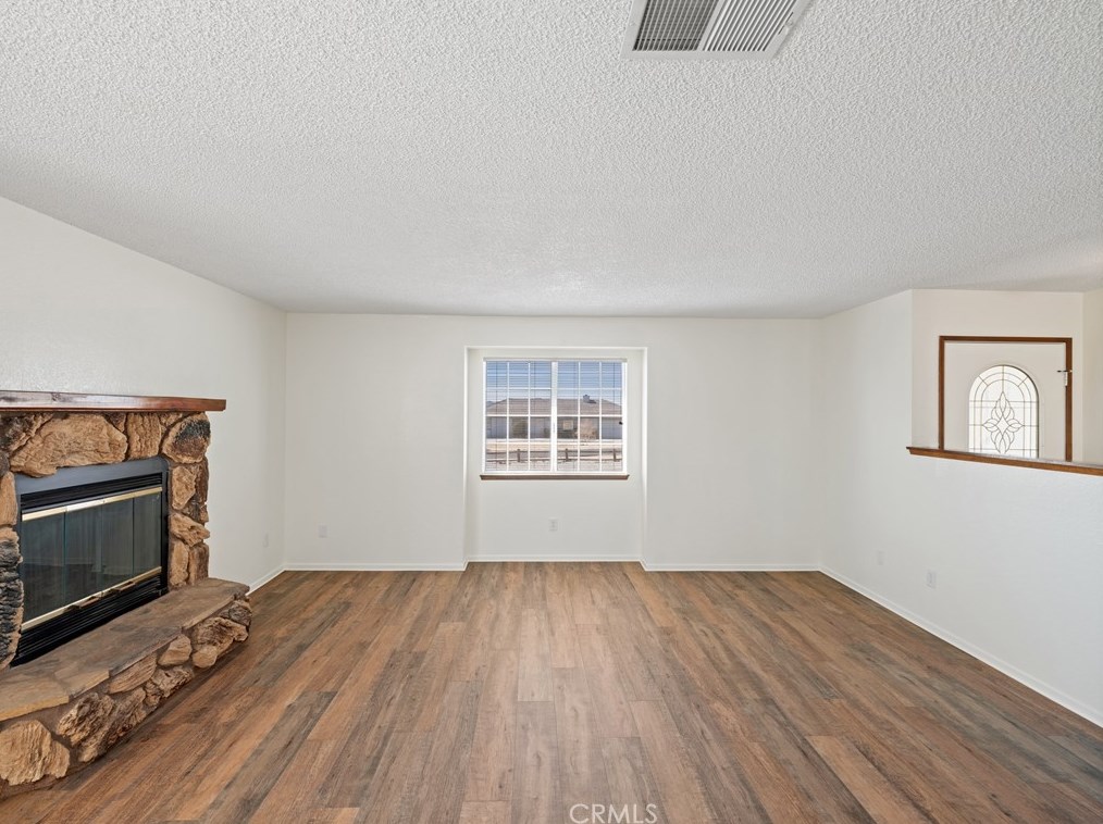 16975 Ouray Rd, Apple Valley CA  92307-1118 exterior