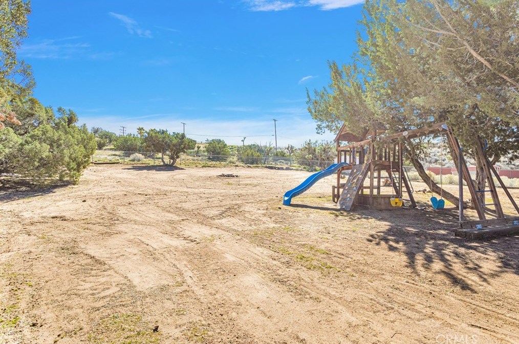 7365 Chase Ave, Hesperia CA  92345-5735 exterior